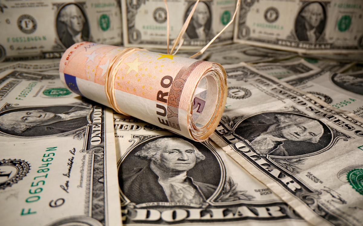 До конца декабря текущего года доллар не перевалит за 38-39 гривень, прогнозируют эксперты