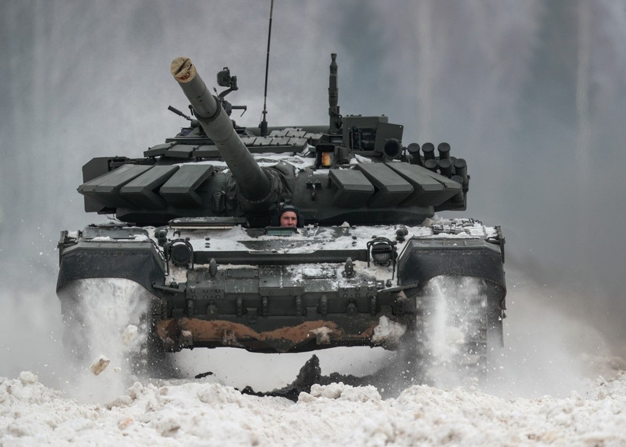 Ближе к границе с Украиной: в Беларуси началось крупное перемещение российской военной техники