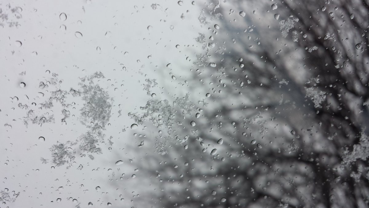 Сніг, дощ і гроза: синоптик попередив про негоду, що насувається