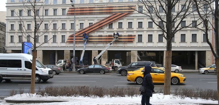 В Москве избили путинистку за символ "Z"