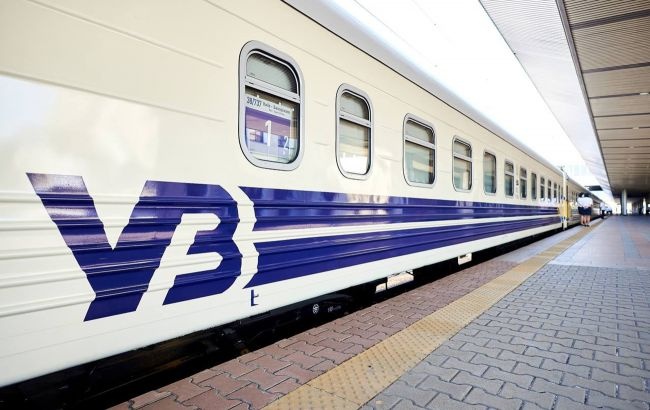 УЗ назначила ряд дополнительных поездов на новогодние праздники
