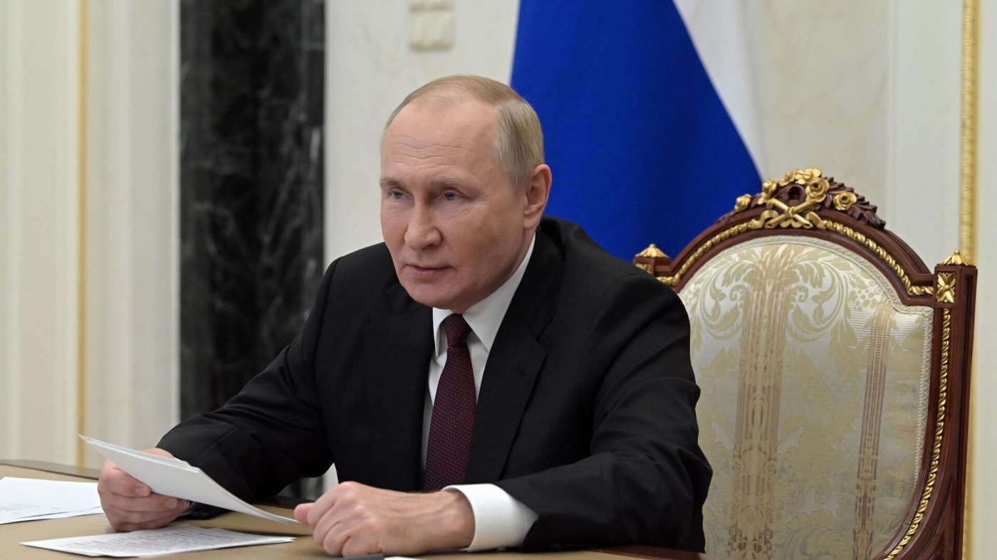 Путін: Росія мала раніше розпочати війну проти України