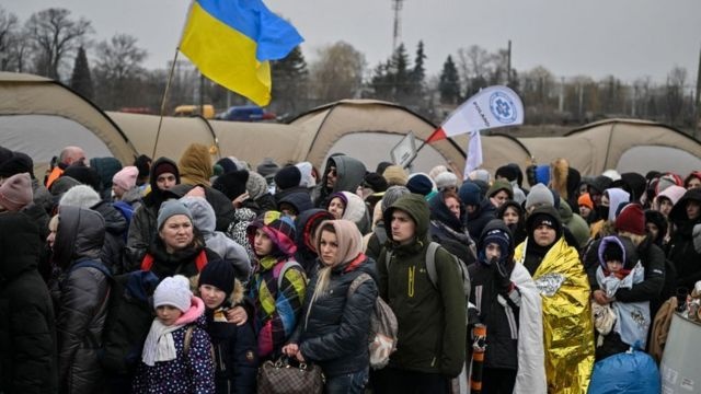Условия пребывания украинцев в Европе изменились: что теперь ждет беженцев в ЕС