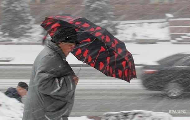 Дощ, сніг, пориви вітру: прогноз погоди в Україні на сьогодні