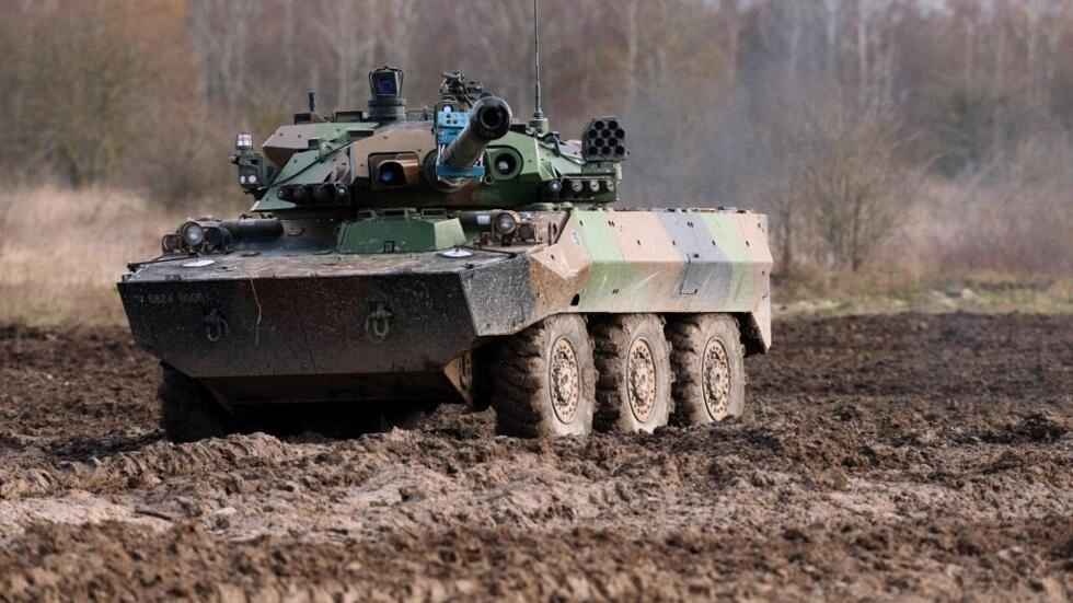 У Міноборони Франції назвали терміни передачі Україні танків AMX-10RC