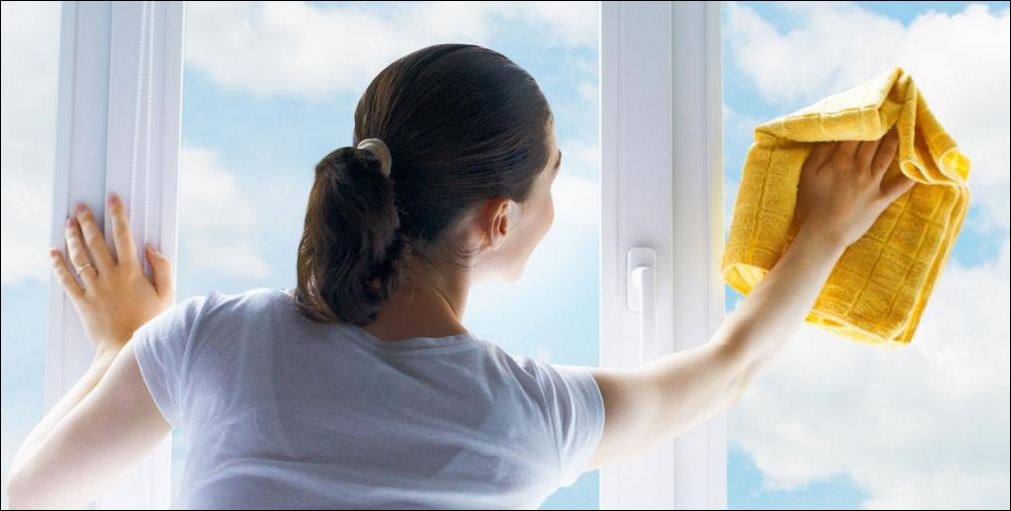 Как заствить окна сиять: даже тряпка не понадобится