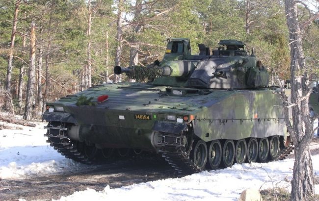 Швеція готується надати Україні сучасну артилерію та бронетехніку