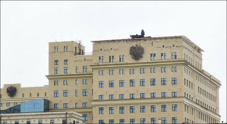 "Паніки немає": у Москві встановлюють ЗПРК "Панцир-С1" на дахах будівель