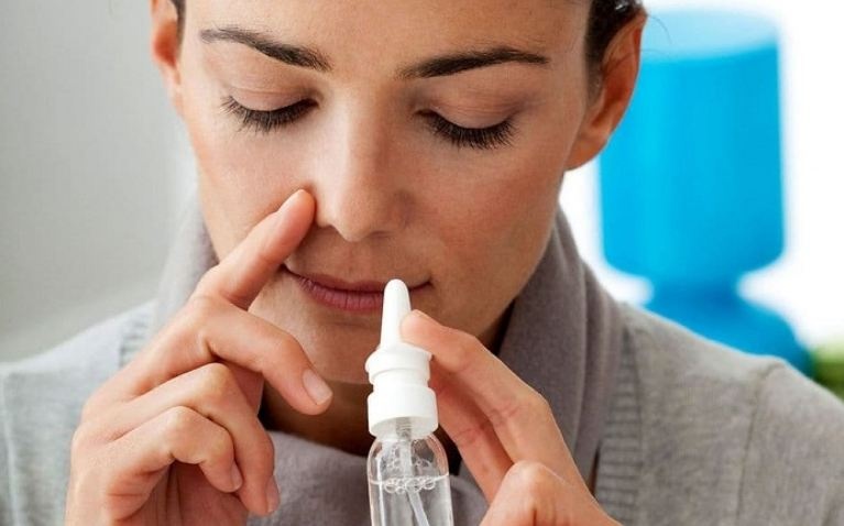 Спреї для носа небезпечні: лікарка розповіла про виникнення залежності