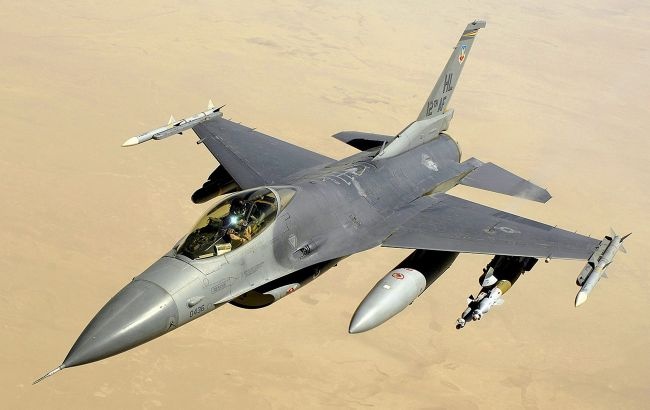 У Білому домі не відкидають можливості передачі Україні винищувачів F-16