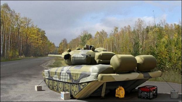 Навіщо армії РФ надувні танки на полі бою: пояснення ЗСУ