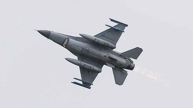Польша объявила о готовности передать Украине F-16 и назвала условие
