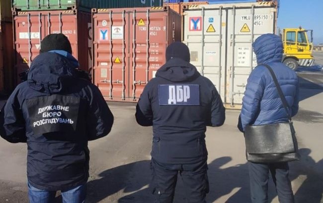 На Одесской таможне ГБР обнаружило сотни скрытых от растаможки контейнеров