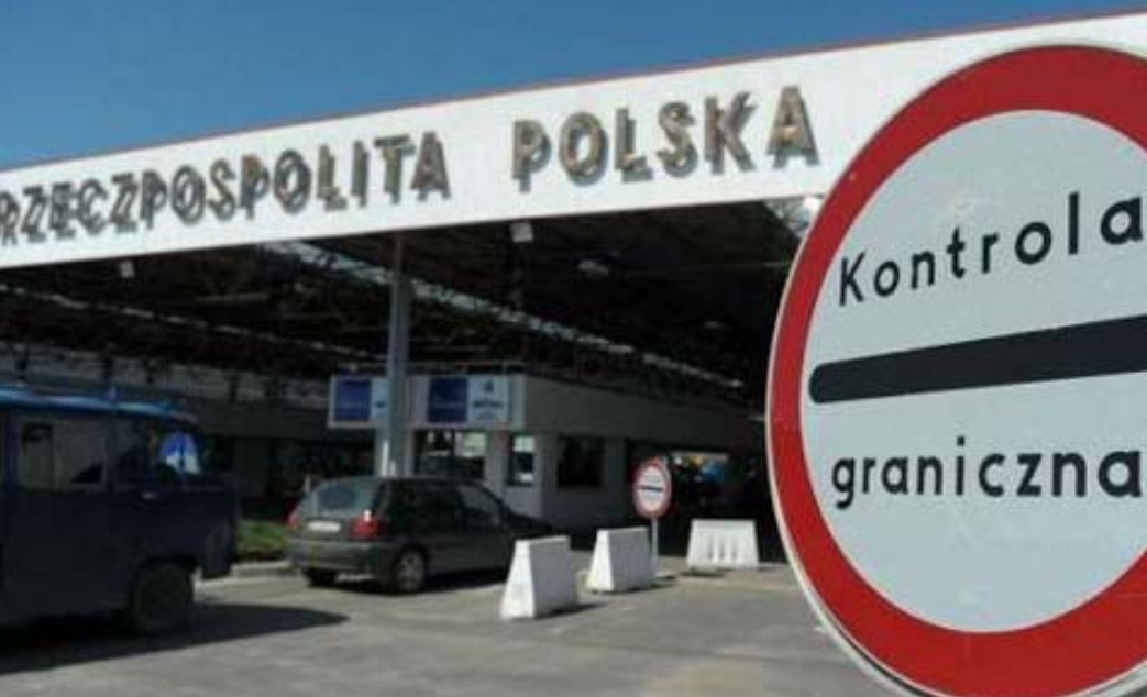 Украинцев предупредили об очередях на границе с Польшей