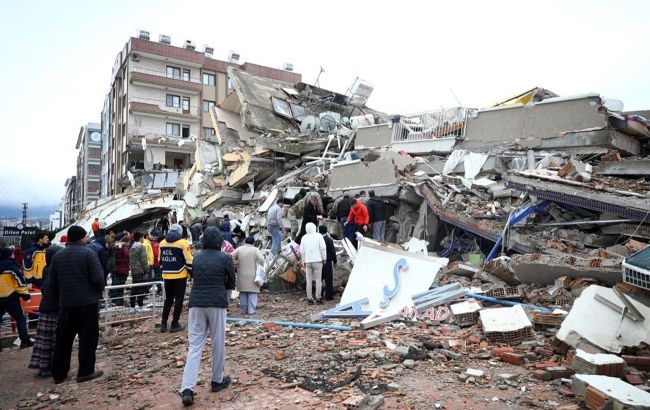 Землетрус у Туреччині: кількість жертв перевищила 900 осіб