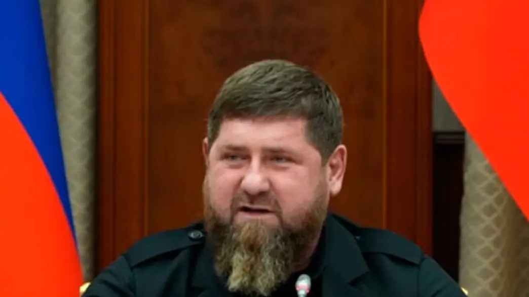 Кадыров тайно покинул Чечню, передав управление республикой родственникам - СМИ