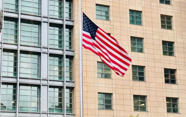 Посольство США в Москве призвало своих граждан срочно покинуть территорию РФ