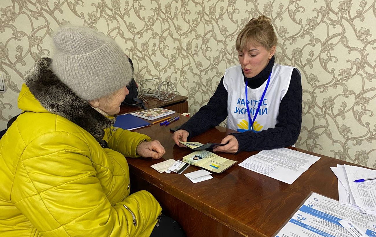 От 1800 гривен в месяц: кто может получить денежную помощь на зиму