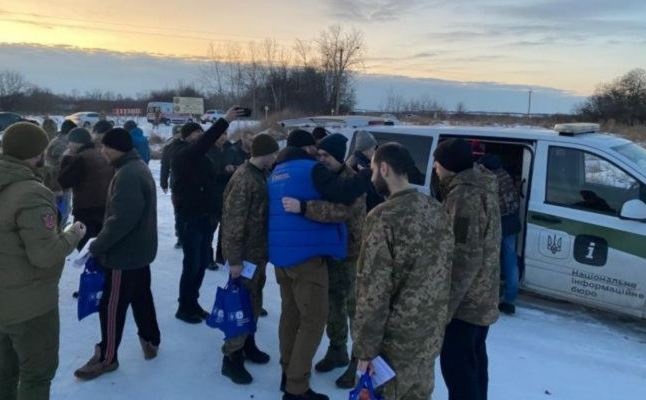 Домой вернулись 100 украинских защитников