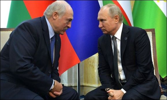 Лукашенко в лицо Путину высмеял его "гостеприимство"