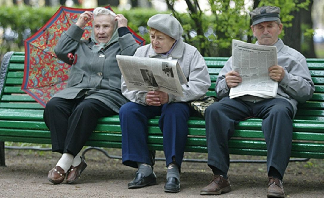 Частина пенсіонерів очікують на перевірку: чого чекати і хто втратить виплату