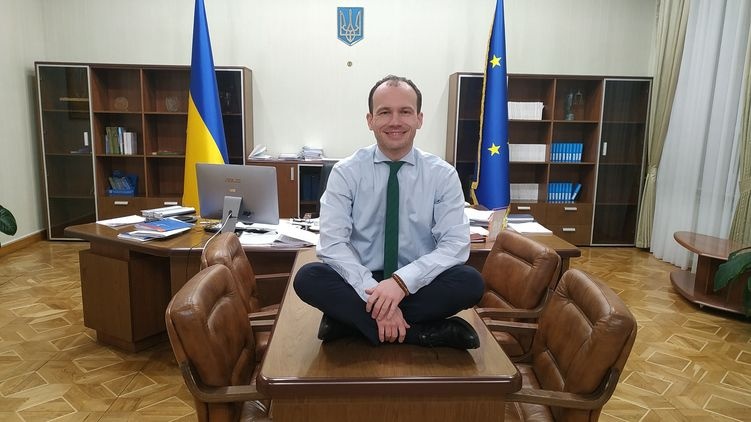 Министр юстиции Малюська предложил ChatGPT написать закон о легализации проституции в Украине
