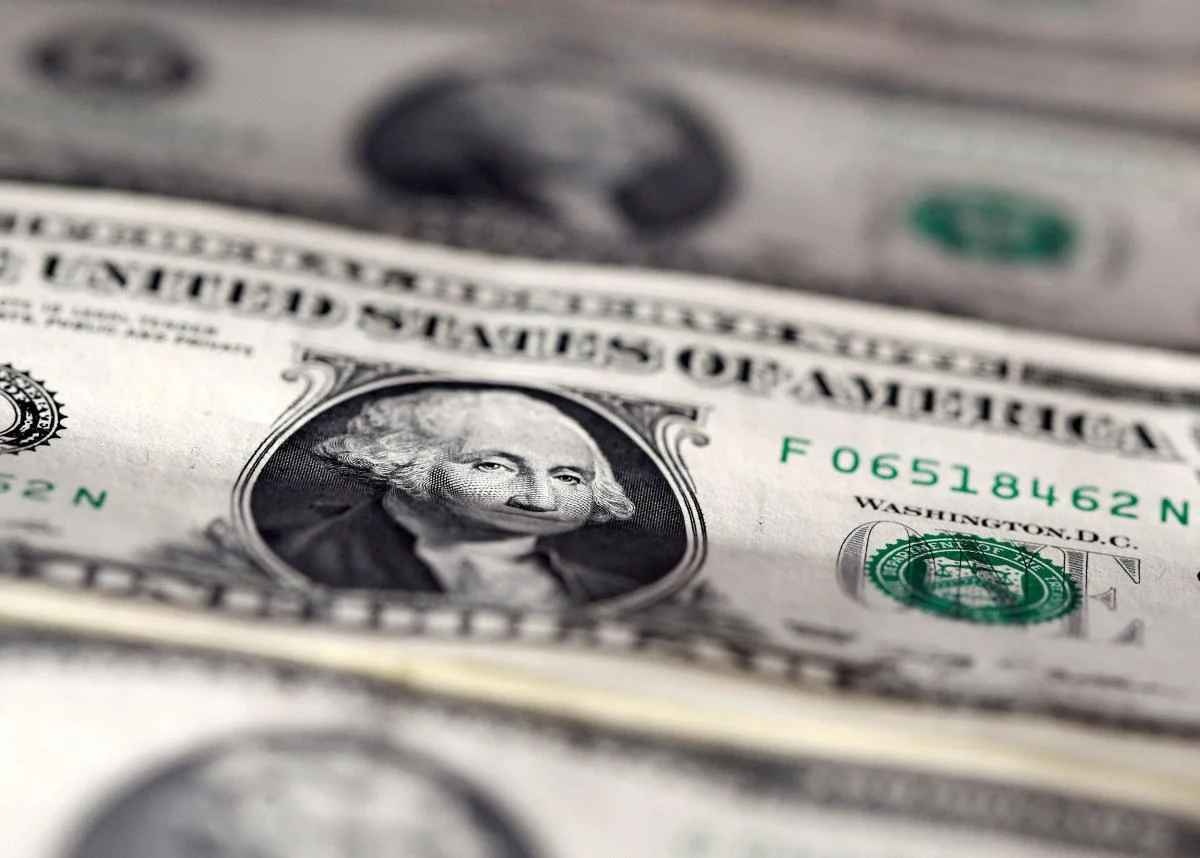 Курс валют: что будет с долларом весной