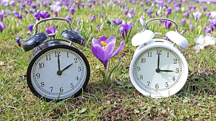 Переведення годинників на літній час у 2023 році: названо точну дату