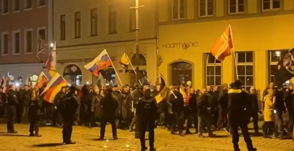 Путіністи в Німеччині вийшли на марш і стали посміховиськом