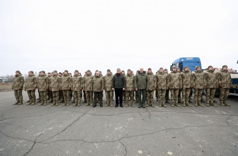 Шмыгаль показал первые танки Leopard 2