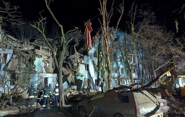 Удар по многоэтажке в Запорожье: число погибших выросло