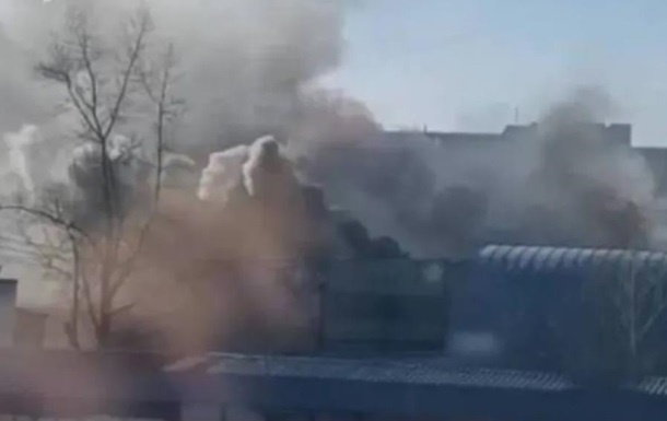 В Киеве на проспекте Степана Бандеры произошел масштабный пожар