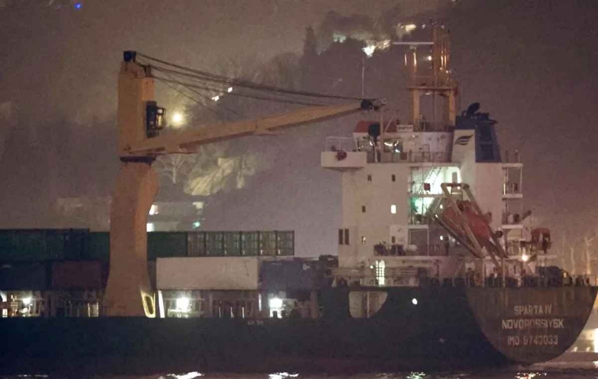 В Черное море "прорвалось" подсанкционное судно РФ с военным грузом - СМИ