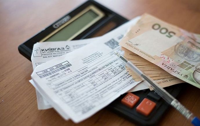Заплати и за соседа: украинцам начали приходить повышенные коммунальные платежки за февраль
