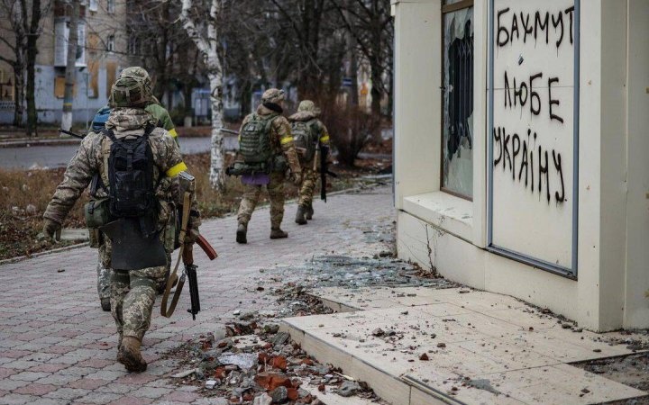 Эпицентр боевых действий: почему Украина решила удерживать Бахмут