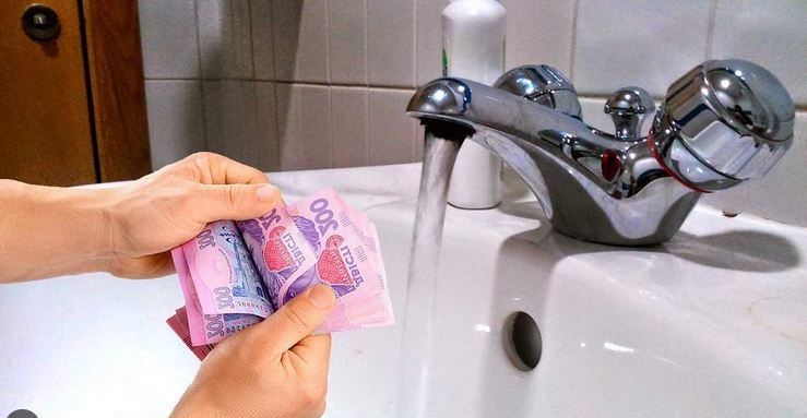 Тарифы на воду резко вырастут: где украинцы будут платить почти вполовину больше