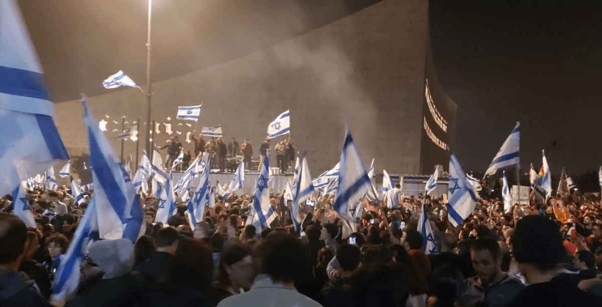 Поліція Ізраїлю розігнала масовий протест за допомогою водометів