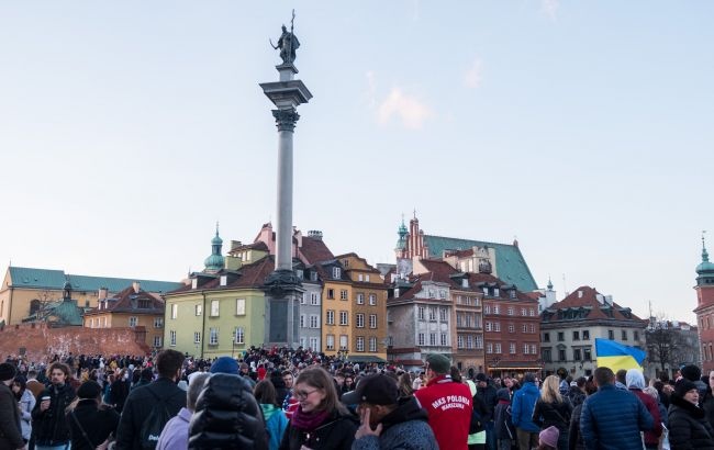 Получение "карты побыту": что изменится для беженцев в Польше после 1 апреля