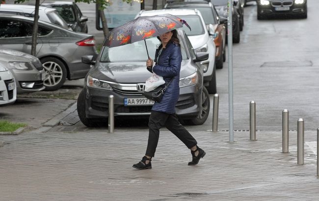 Очікуються дощі: синоптики розповіли про погоду на сьогодні