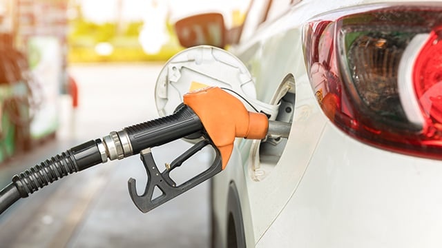 Падение цен на топливо: эксперты назвали причины