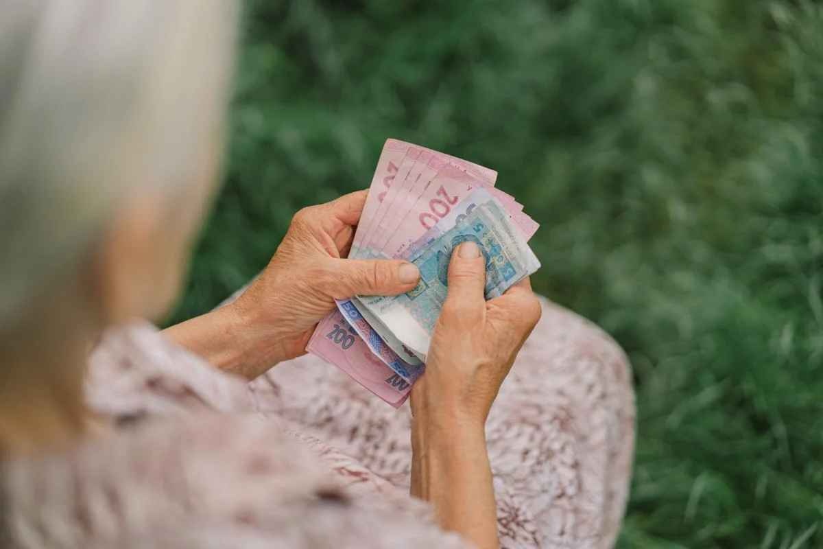 Рост пенсий в Украине: кому пересчитают выплаты в апреле и июле