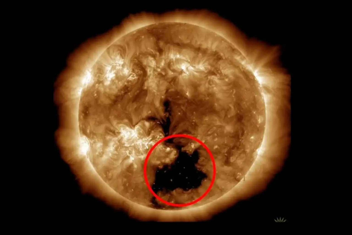 Більше Землі у 20 разів: на Сонці утворилася величезна дірка