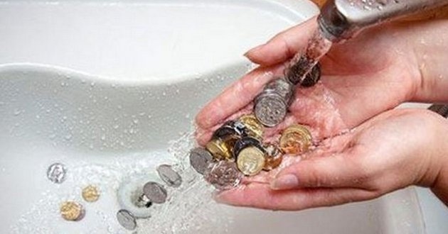 Сколько заплатим за коммуналку в апреле: тариф на воду пересчитают