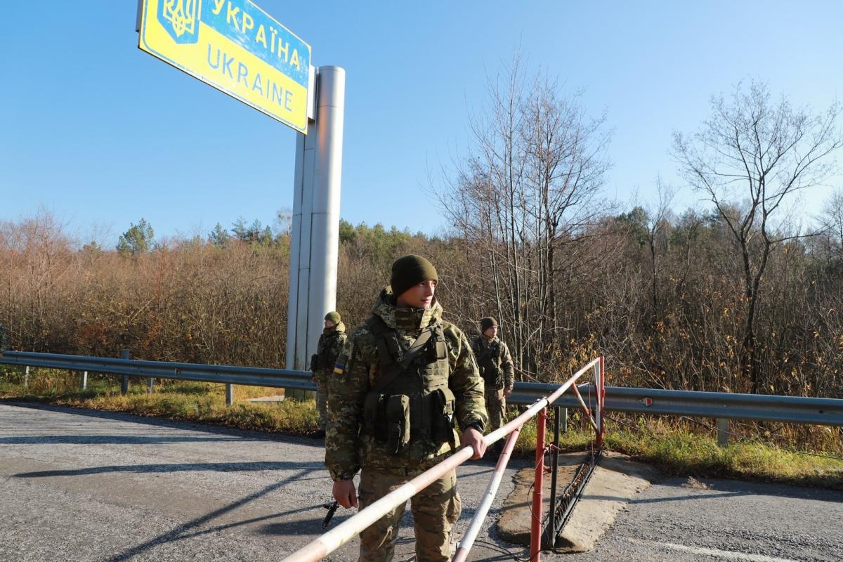 Перетин кордону 17-річними українцями: адвокат вказав на важливий нюанс