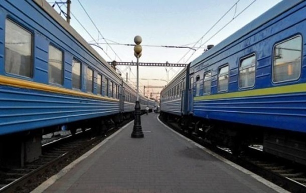 Оледенение контактной сети: УЗ предупредила пассажиров о задержках поездов