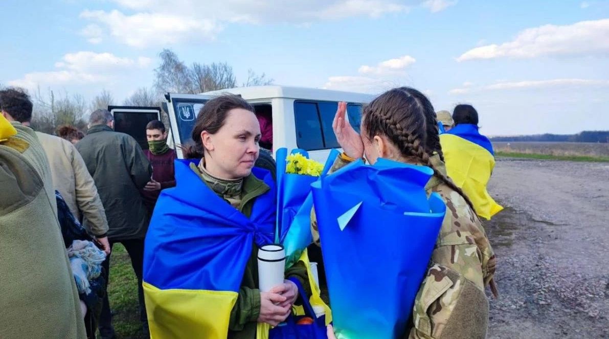 Украина вернула из плена 100  защитников Мариуполя и Гостомеля