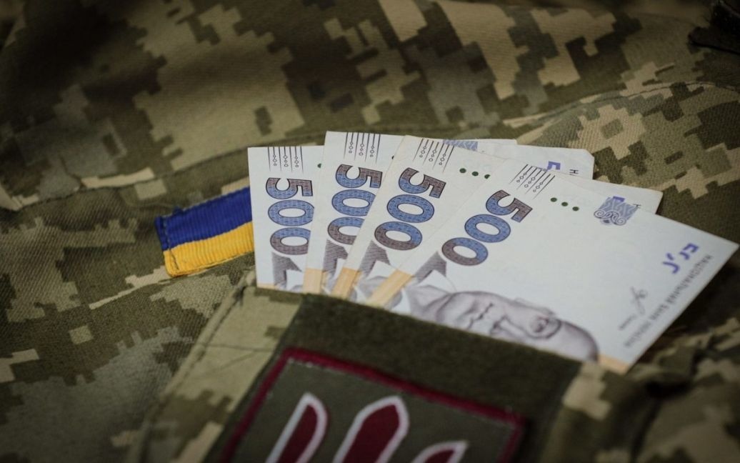Надбавки военным: как Рада "вернула" выплаты