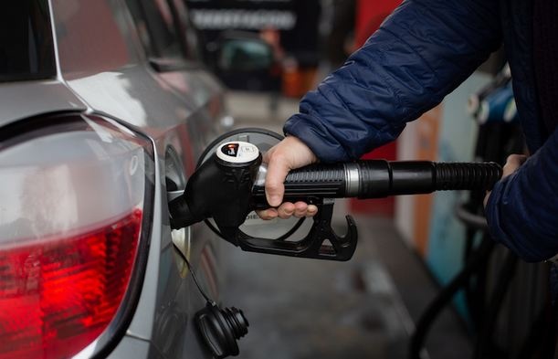 Імпорт бензину в Україну знижується третій місяць поспіль