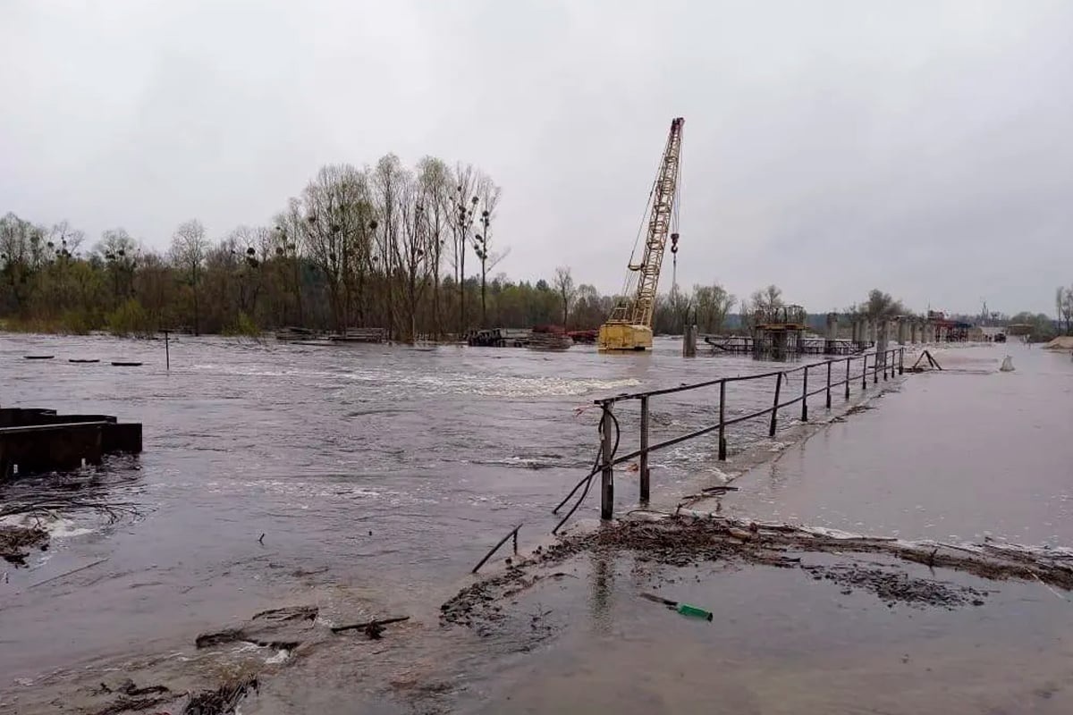 Вода відступає: у Києві паводок пішов на спад