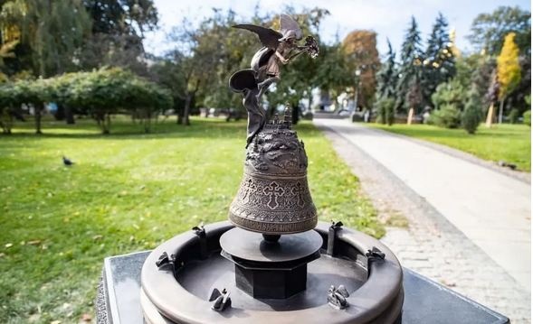 У Києві мало не вкрали фігурку Архістратига Михайла на фонтані: поліція розкрила справу гарячими слідами